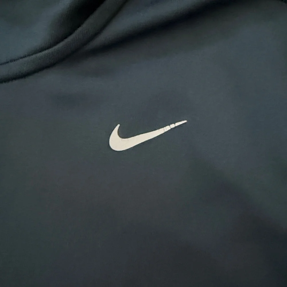 Nike Men's Navy Blue Performance 1/4” long sleeve shirt - Picture 3 of 10